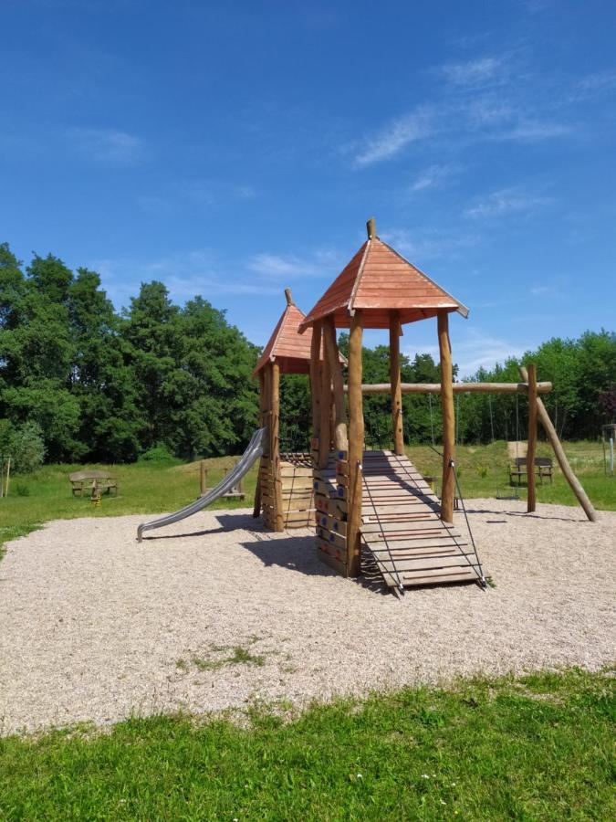 Podkrovni Apartman V Prirode, Vhodny K Relaxaci I Na Sluzebni Cesty Apartment Cerna u Bohdance ภายนอก รูปภาพ